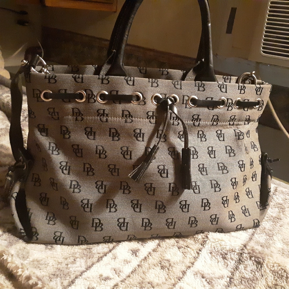 Dooney & Burke Purse - NEVER USED